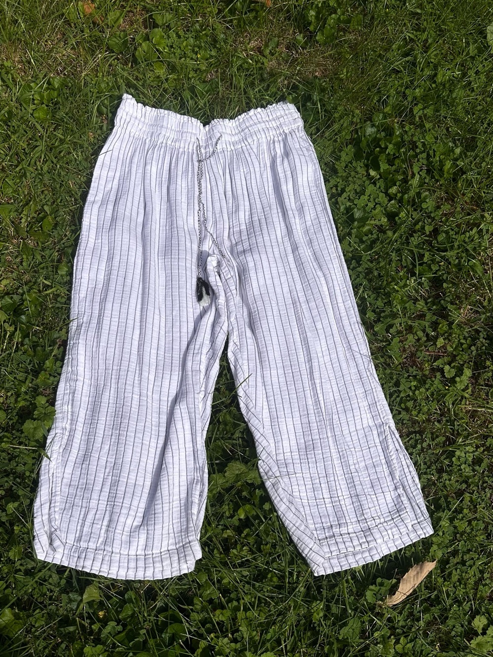 Oversized Cotton Blend White & Black Pinstripe Pull-On Palazo Capris